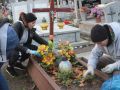 wolontariusze-KGHM-na-lubińskim-cmentarzu-9