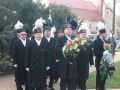 Kwiaty-pod-pomnikiem-Jana-Wyzykowskiego-Barborka-2022-11