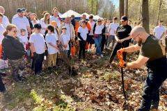 wolontariusze_kghm_zasadzili_drzewa_przy_hucie_miedzi_glogow_2_