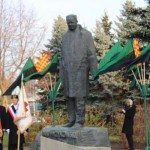 Kwiaty i hołd Wyżykowskiemu