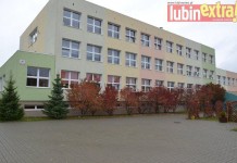 Pedofil pod szkołą?