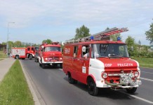 Na błoniach szaleją strażacy