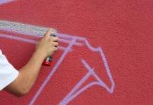 Zniszczyli elewację