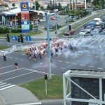 Kibice ku czci bohaterów Powstania Warszawskiego