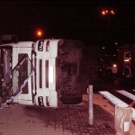 Tir położył się na Hutniczej