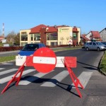 Przy cmentarzach drogi zamknięte, ale autobusy jeżdżą