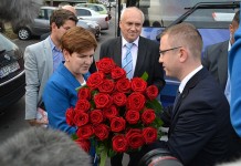 Szydło i buczenie pod pomnikiem
