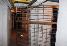 Kraty kością niezgody i walki, interweniuje policja