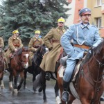 Pochód i kwiaty w hołdzie Marszałkowi – FOTO