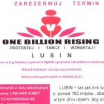 Kobiety zatańczą na błoniach