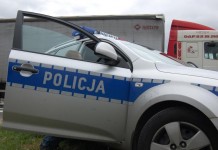 Matka pijana, dziecko na parapecie