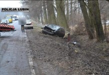 Popędzał, zapłacił i wjechał do rowu (video)