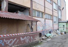 Pomieszczenia sportowe przy KEN uratowane – trwa remont