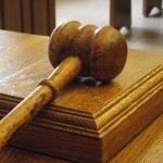 Cukierek albo psikus? Albo pobicie – dusił i szarpał za napis „psikus”