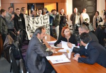 Gorąca sesja o szkole na zakręcie (Video)