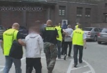 Napadali na kurierów