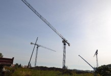 Fundamenty hali “pną” się w górę