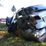 Mazda wylądowała w rowie