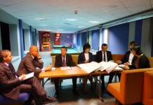 Sen o hali nadal trwa