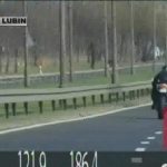 Motocyklista zapłacił tysiaka (FILM)