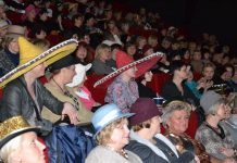 Oni kręcili, a one piszczały