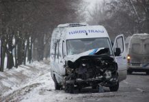 12 osób w szpitalu po wypadku busa