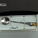 Wpadł przez łyżeczkę