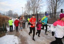 Nowi biegacze na 83 biegu parkrun – foto