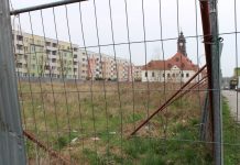 Dziura w rynku stanie się rynkiem. FOTO dziś i sprzed lat