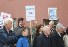 Miasto Dla Mieszkańców – pikieta pod Urzędem w Lubinie