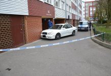 Rozbili auto i gonili z maczetami