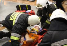 Kilkunastu strażaków wezwanych na pomoc do FitAreny