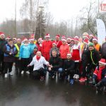 Mikołajkowy parkrun w zimowej szacie – FOTO
