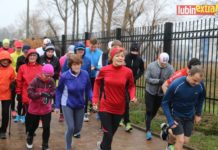 Deszczyk na 137 biegu parkrun nie zniechęcił uczestników