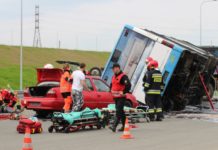 Na S3 karambol – 100 osób ratujących – FOTO