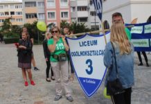 Manifestacja w lubińskim rynku, by o III LO wiedzieli wszyscy – FOTO