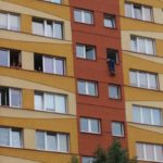 Mężczyzna wyskoczył z okna – AKTUALIZACJA – FOTO