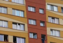 Mężczyzna wyskoczył z okna – AKTUALIZACJA – FOTO