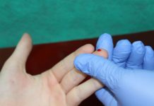 Uczą czym jest cukrzyca. Badają dzieci. Słodka Julka pędzi dalej – FOTO