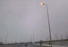 Latarnie same się zaświeciły w środku dnia