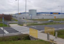 Będą światła obok Castoramy