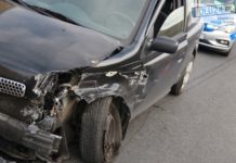 Toyota uderzyła w barierki