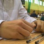 Ósmoklasiści na egzaminach próbnych – był “Pan Tadeusz” i rozprawka o podziwie