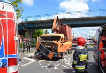 Uderzył HDS-em w kładkę (FILM)