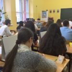 Psycholodzy radzą słuchać i wspierać młodzież