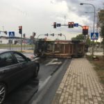 Pick-Up przewrócił się na Legnickiej – foto
