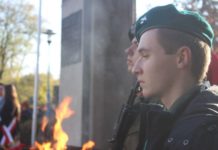 Kwiaty i spacer za niepodległość