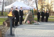 Składano kwiaty w hołdzie ofiarom wypadków w KGHM. Lubina nikt nie reprezentował – FOTO