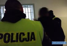 Chciał popalić człowieka, którego oblał paliwem. Jest już w celi