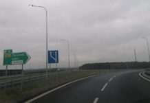 Latarnie na S3 świecą w środku dnia